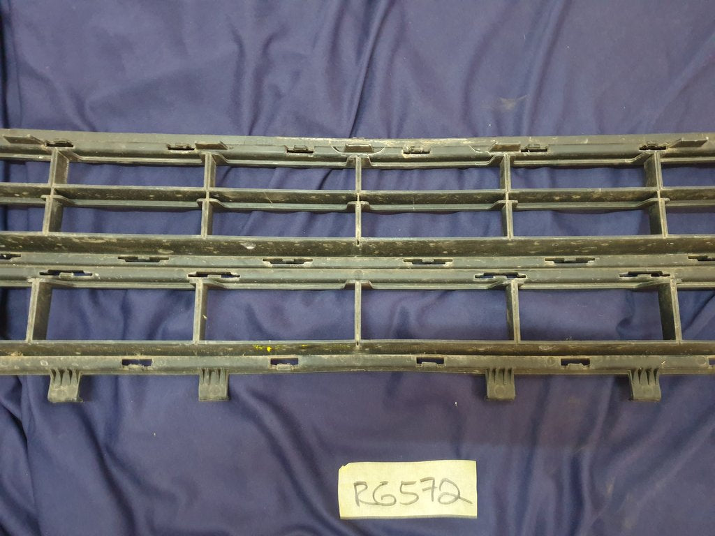 Volkswagen Polo Front Lower Center Radiator Grille