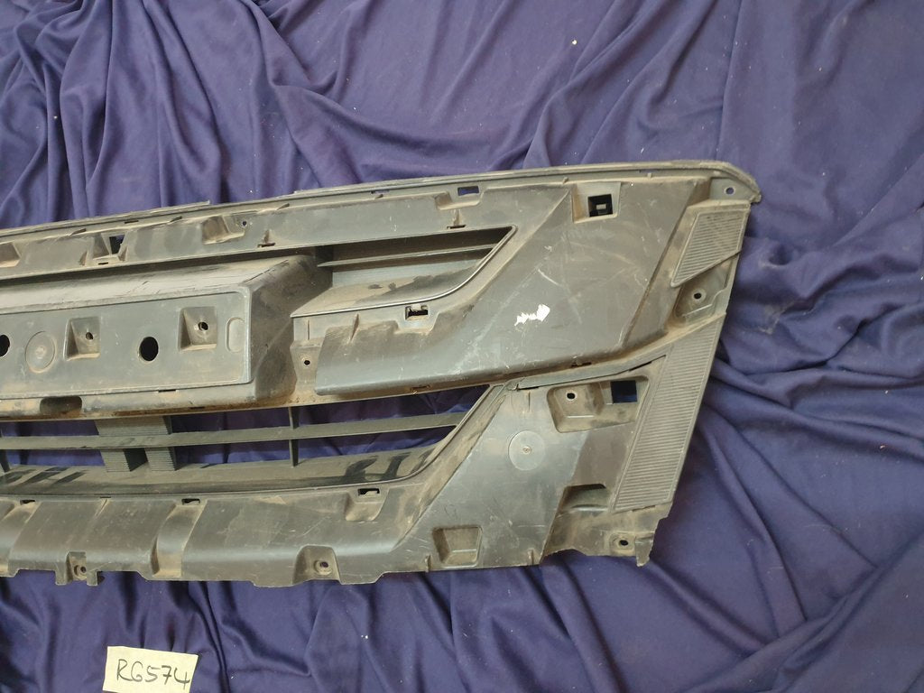 Isuzu D-Max Radiator Grille Frame Inner