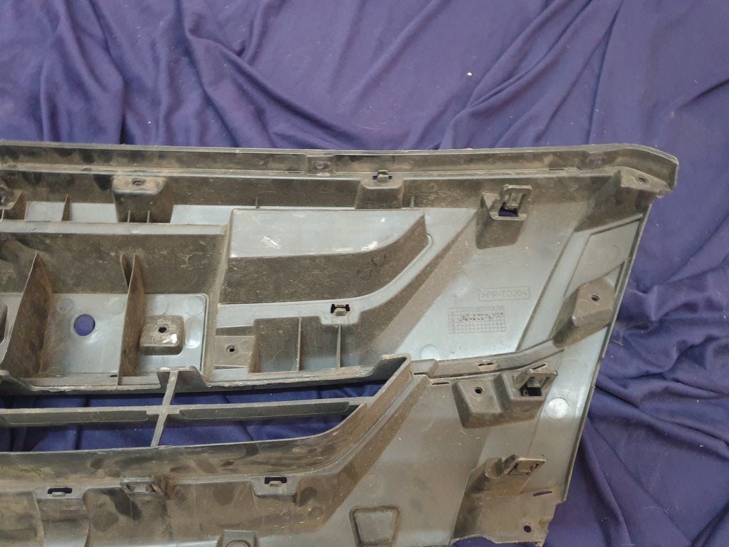 Isuzu D-Max Radiator Grille Frame Inner