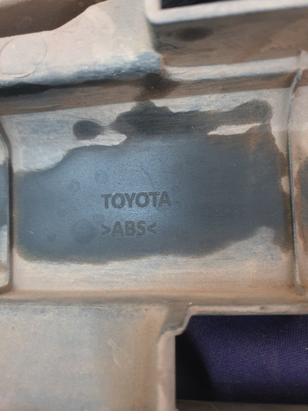 Toyota Hilux Radiator Grille - Light Wear and Tear