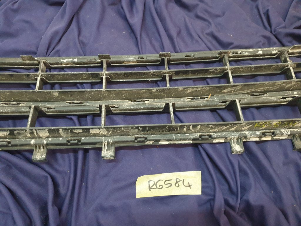 Volkswagen Polo Front Lower Center Radiator Grille