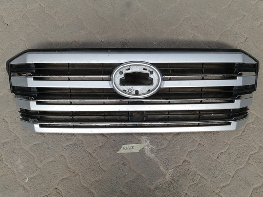 Toyota Land Cruiser 300 2023 Radiator Grille