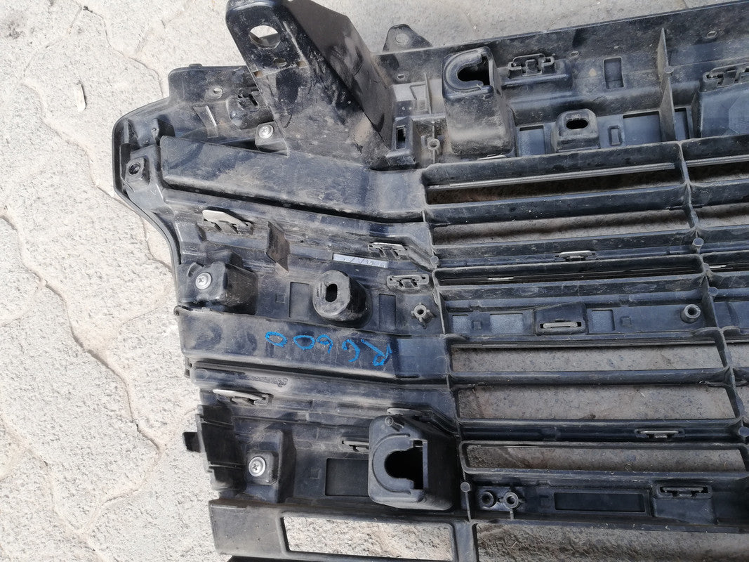 Toyota Land Cruiser 300 2023 Radiator Grille