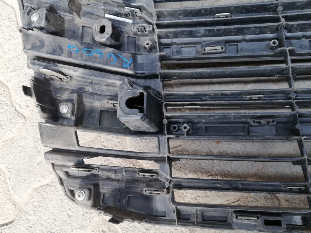 Toyota Land Cruiser 300 2023 Radiator Grille