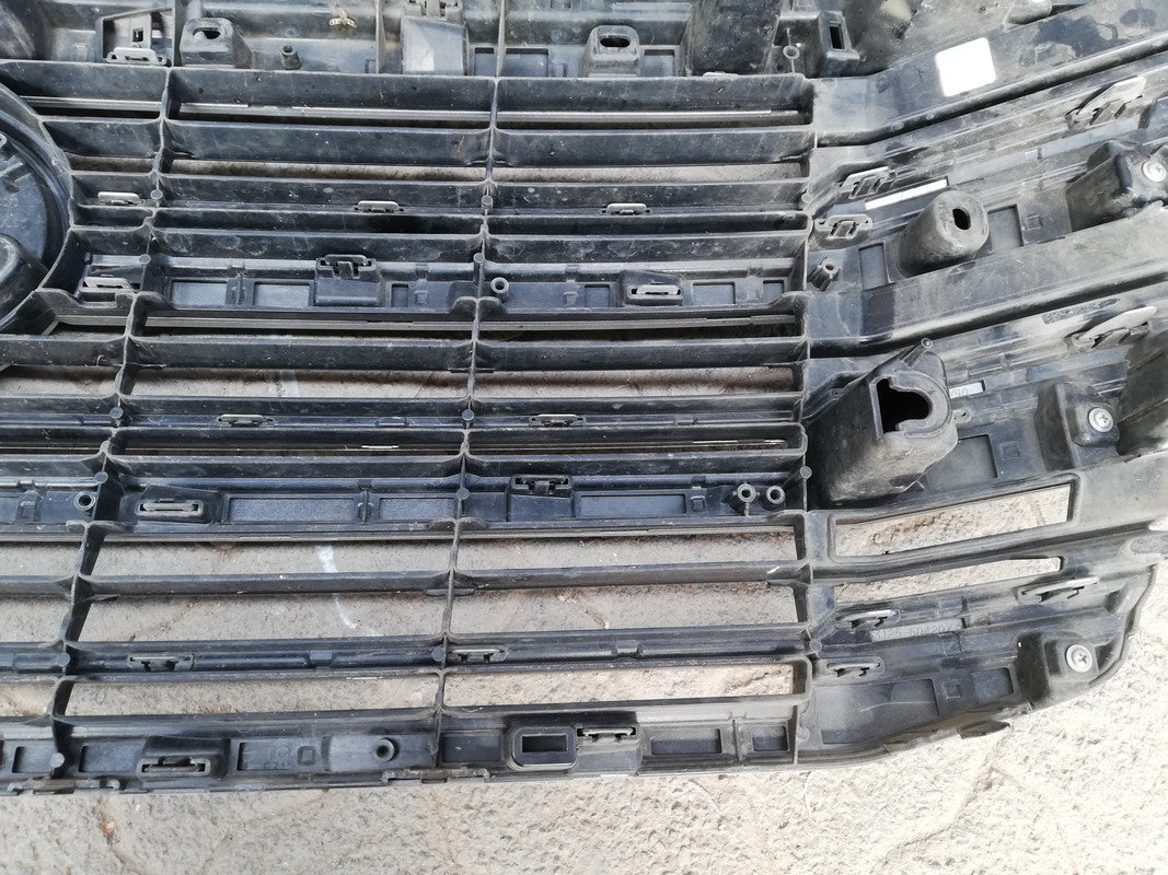 Toyota Land Cruiser 300 2023 Radiator Grille