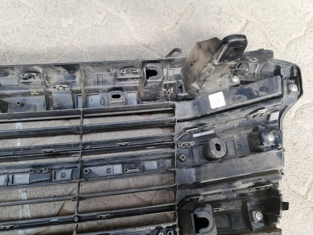 Toyota Land Cruiser 300 2023 Radiator Grille