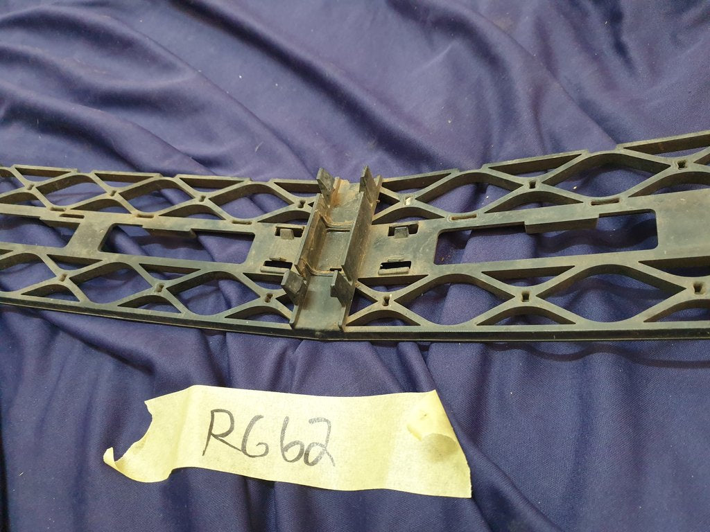 Mercedes-Benz CL C216 Front Bumper Lower Grille - Wear and Tear, No Chrome Trim