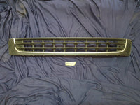 Volkswagen Amarok Front Bumper Lower Grille - Chrome broken, Frame cracked
