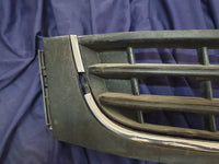 Volkswagen Amarok Front Bumper Lower Grille - Chrome broken, Frame cracked