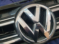 Volkswagen Amarok Radiator Grille - Wear and Tear