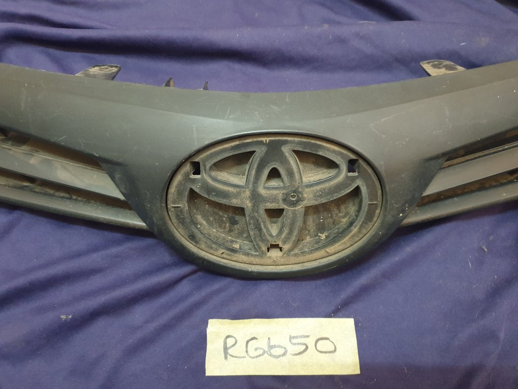 Toyota Corolla Radiator Grille - Wear and Tear