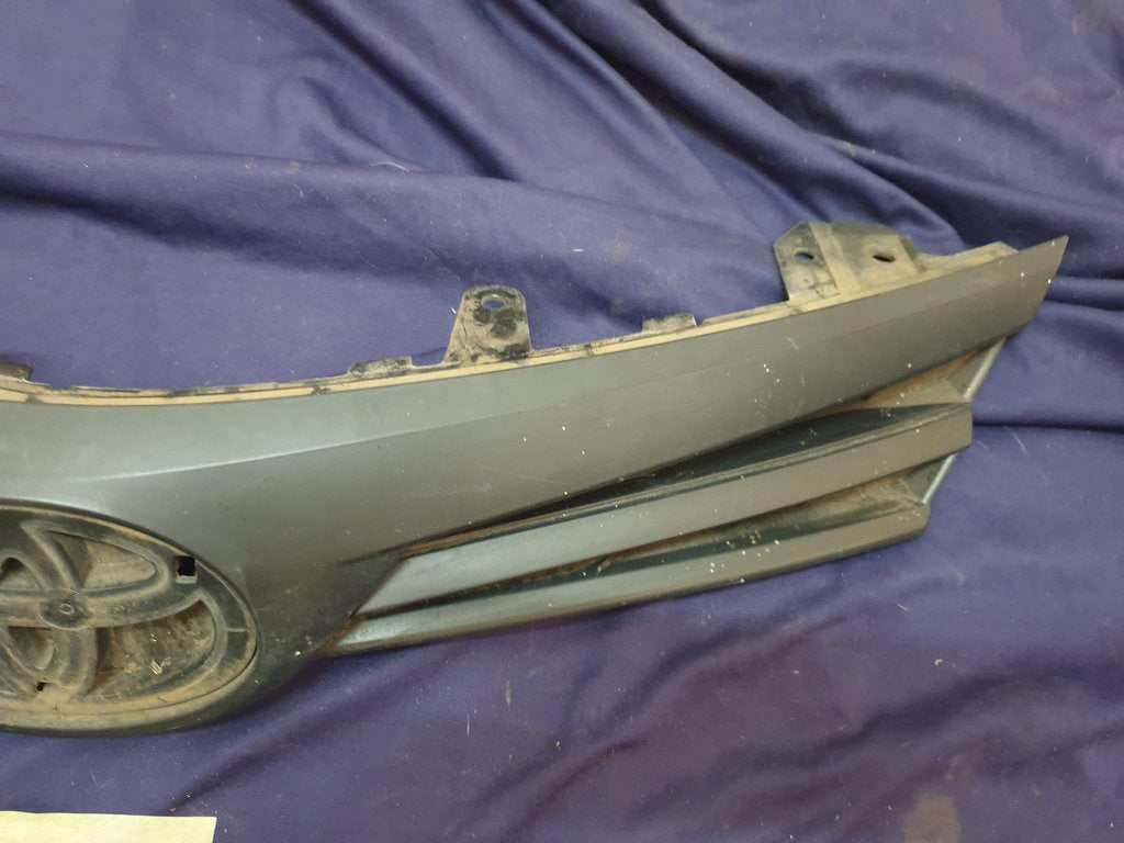 Toyota Corolla Radiator Grille - Wear and Tear