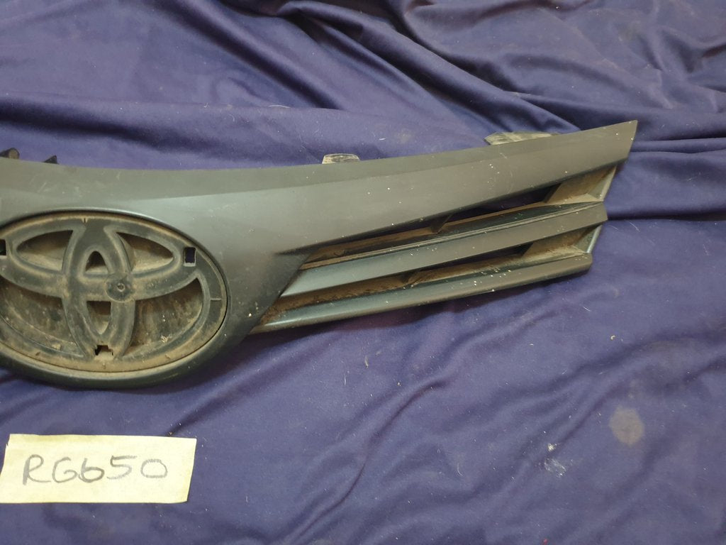 Toyota Corolla Radiator Grille - Wear and Tear