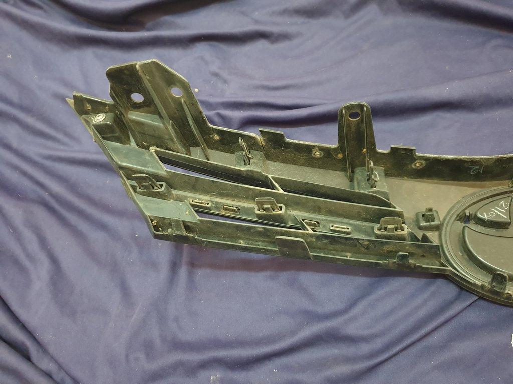 Toyota Corolla Radiator Grille - Wear and Tear
