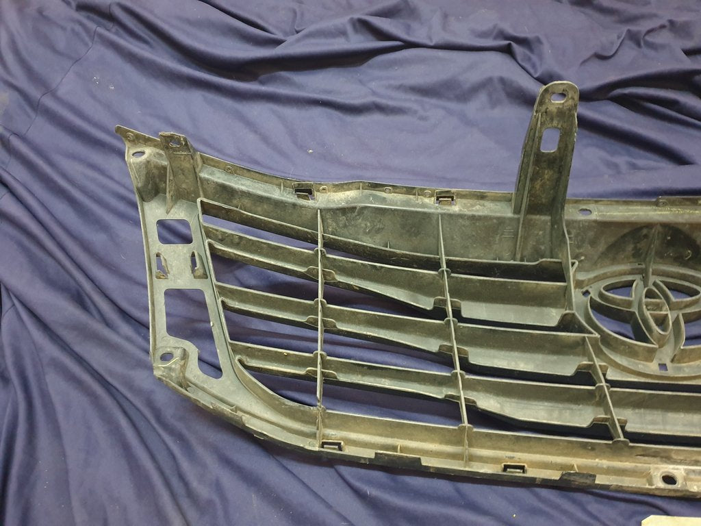 Toyota Hilux Radiator Grille - Wear and Tear