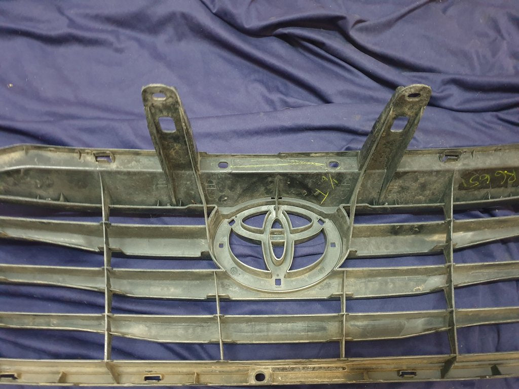 Toyota Hilux Radiator Grille - Wear and Tear