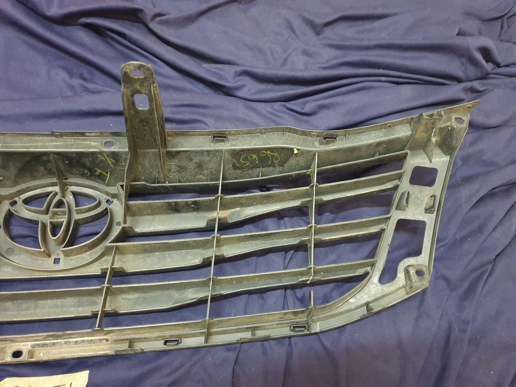 Toyota Hilux Radiator Grille - Wear and Tear