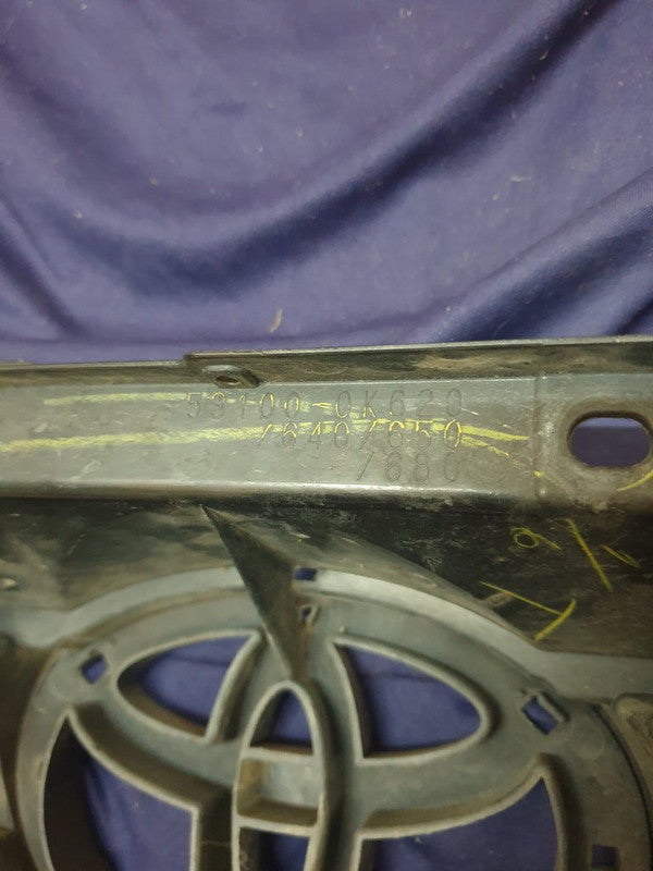 Toyota Hilux Radiator Grille - Wear and Tear