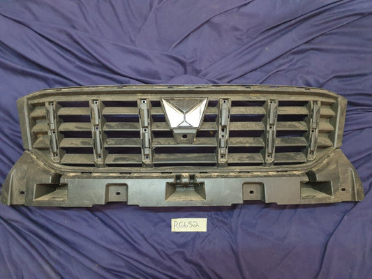 Mahindra Scorpio Radiator Grille - Wear and Tear Crack