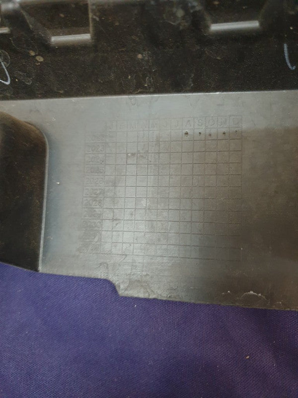 Mahindra Scorpio Radiator Grille - Wear and Tear Crack