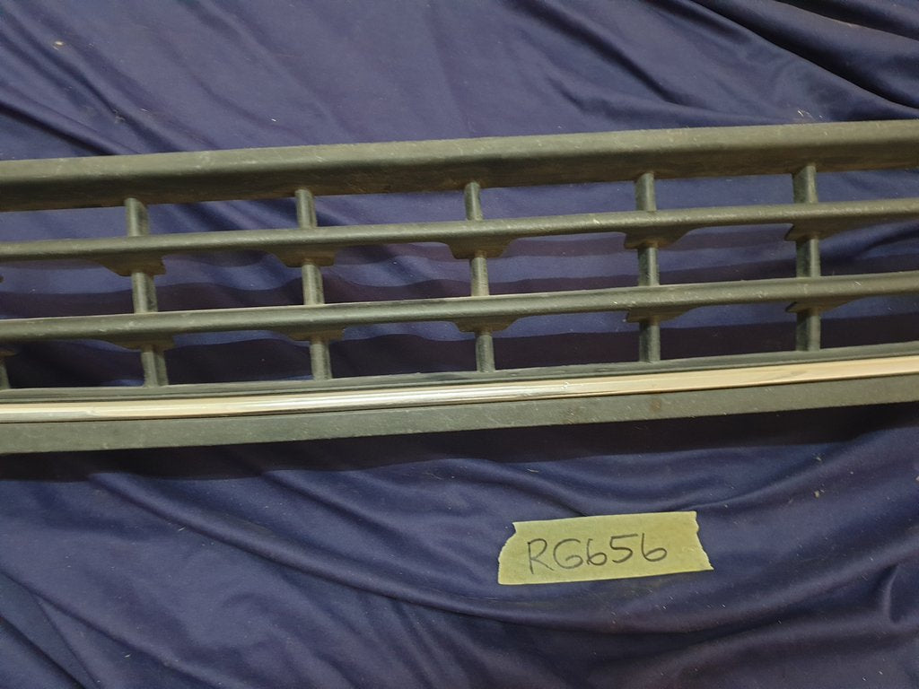 Volkswagen Amarok Front Bumper Lower Grille - Chrome broken, scratches