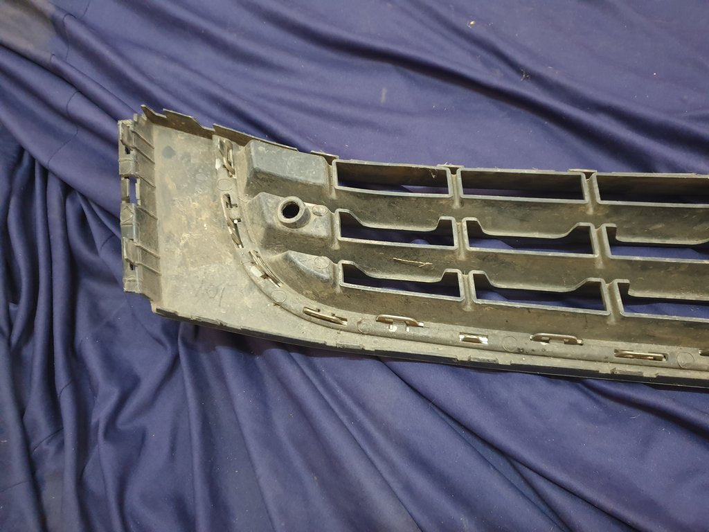 Volkswagen Amarok Front Bumper Lower Grille - Chrome broken, scratches