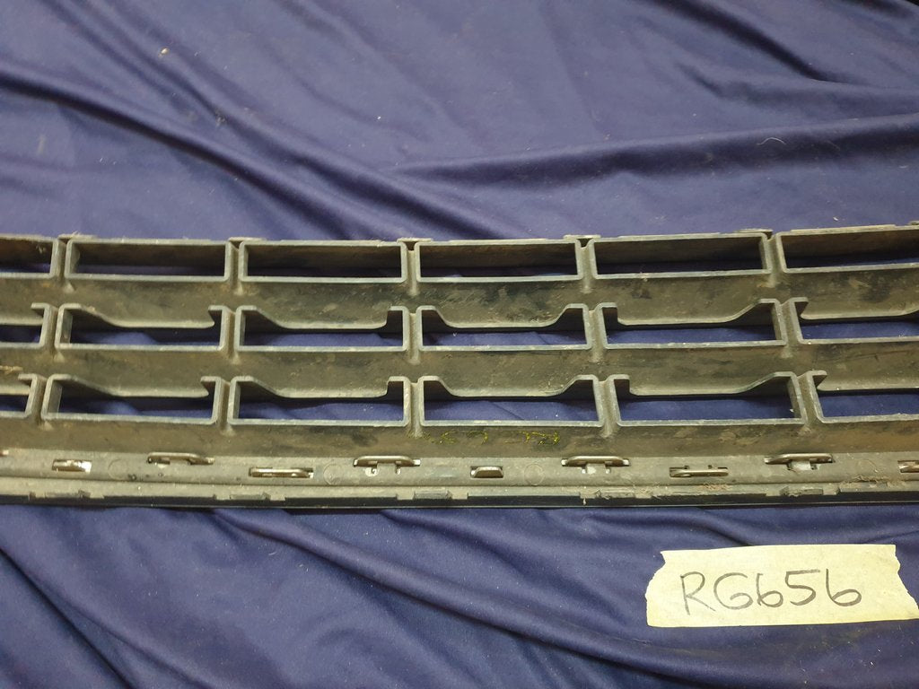 Volkswagen Amarok Front Bumper Lower Grille - Chrome broken, scratches