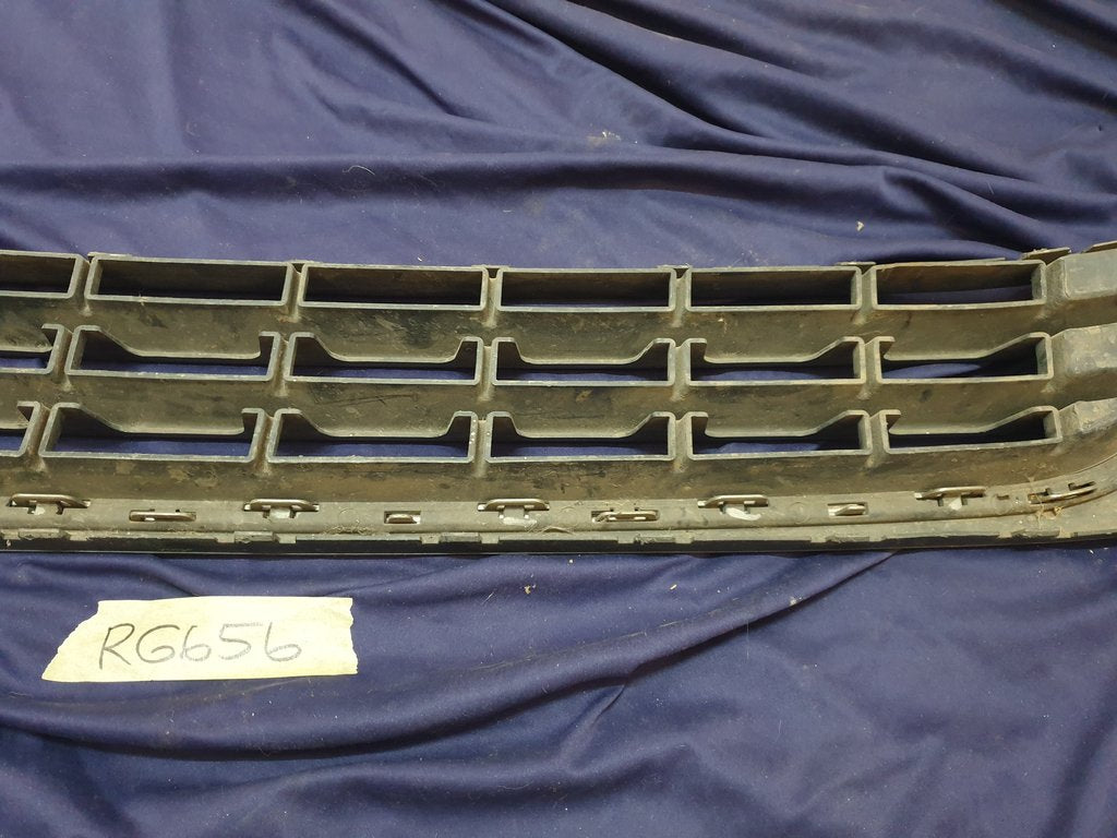 Volkswagen Amarok Front Bumper Lower Grille - Chrome broken, scratches