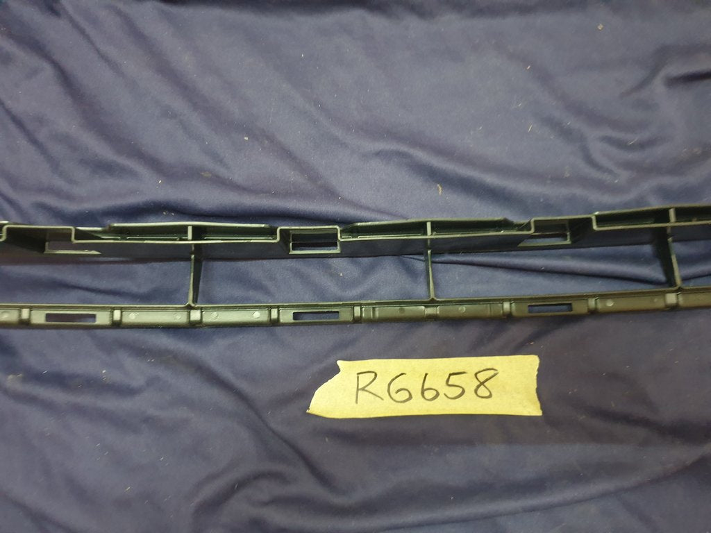 Toyota Yaris Front Bumper Lower Grille