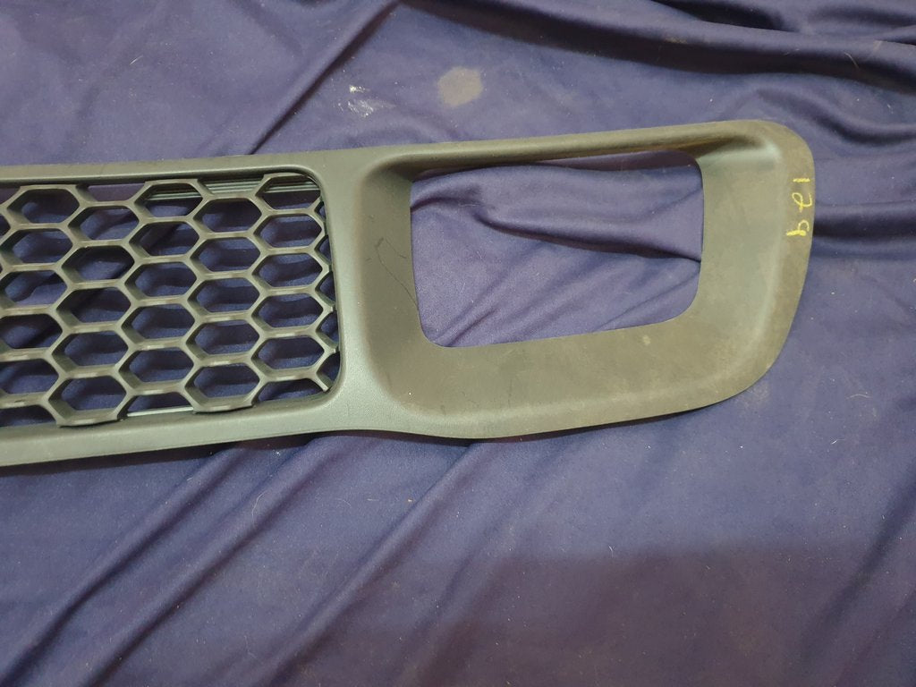 Jeep Grand Cherokee Front Bumper Lower Grille