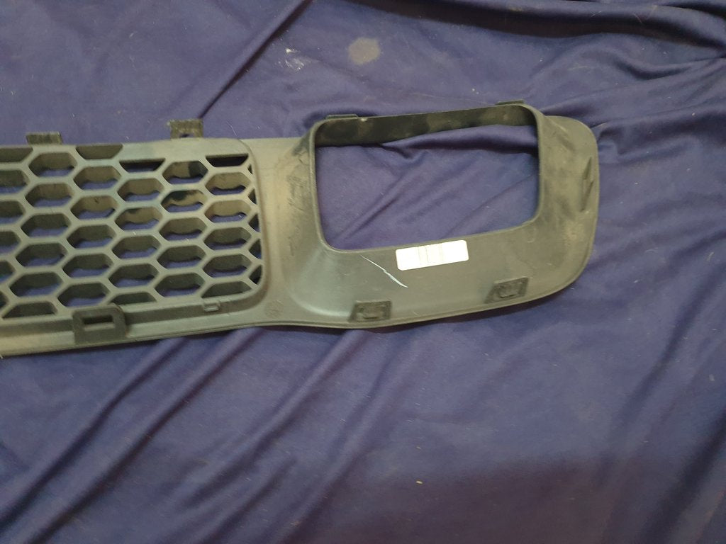 Jeep Grand Cherokee Front Bumper Lower Grille