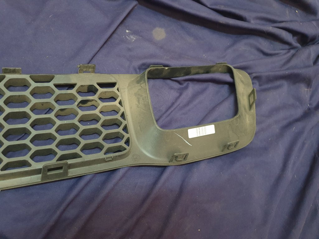 Jeep Grand Cherokee Front Bumper Lower Grille
