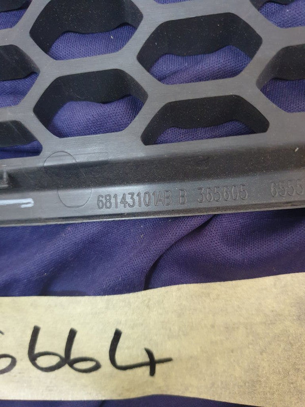 Jeep Grand Cherokee Front Bumper Lower Grille