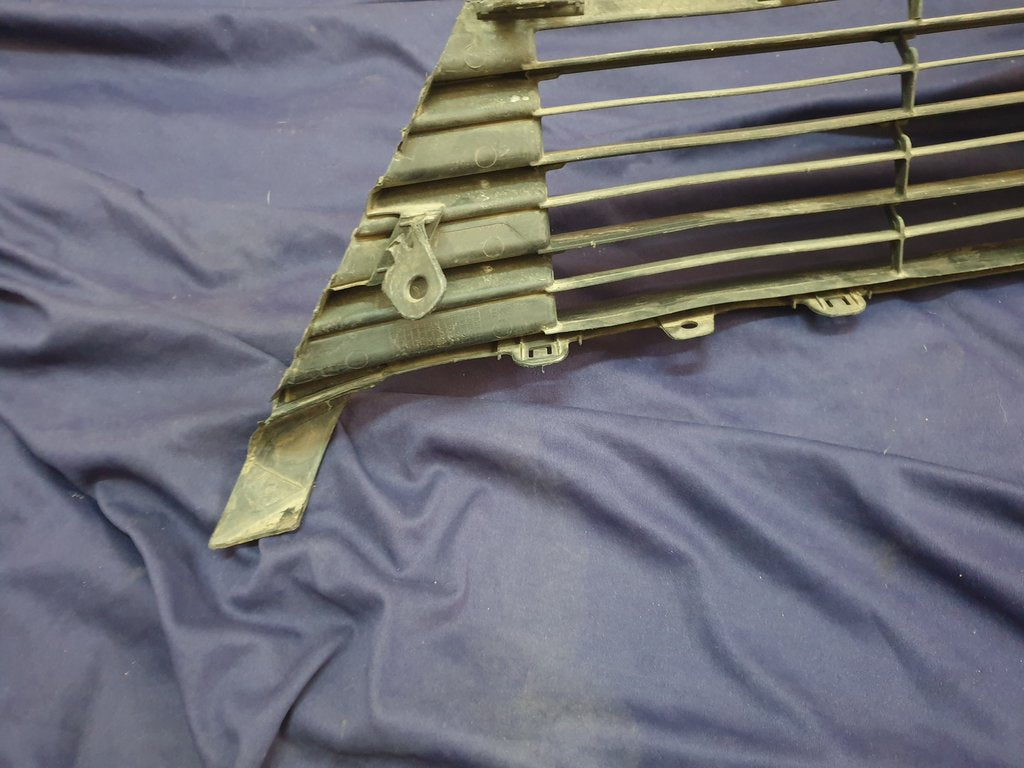 Toyota Corolla Quest Front Bumper Lower Center Grille