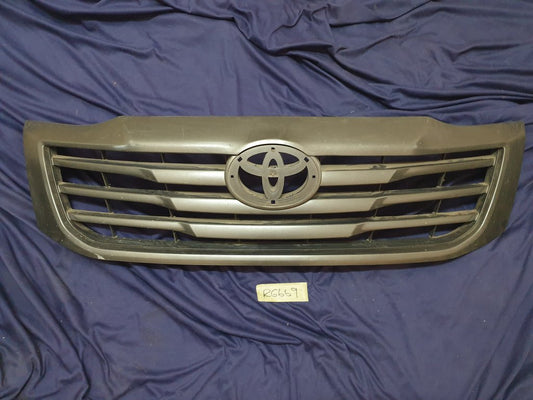 Toyota Hilux Radiator Grille - Wear and Tear, Scratches