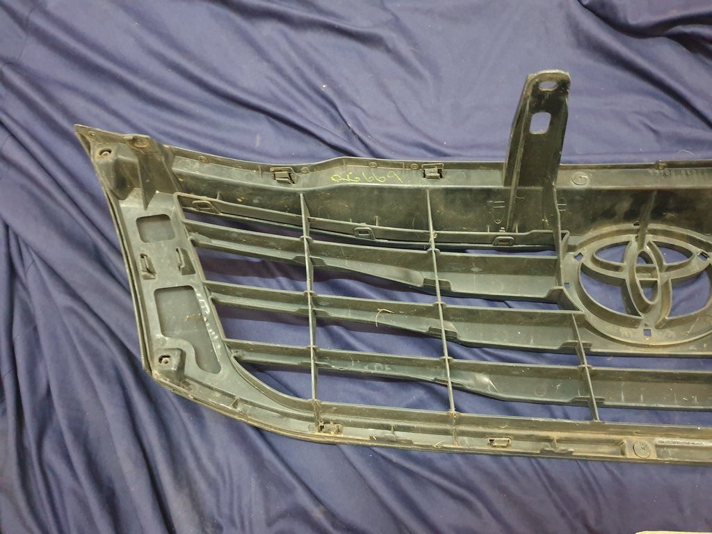 Toyota Hilux Radiator Grille - Wear and Tear, Scratches