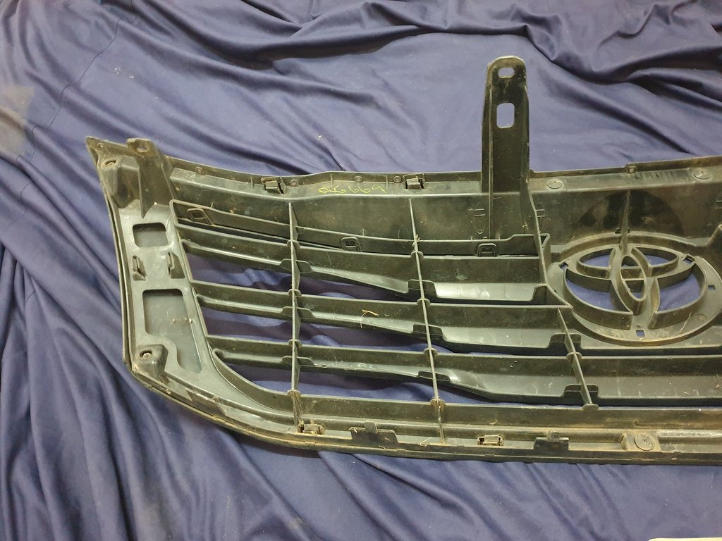 Toyota Hilux Radiator Grille - Wear and Tear, Scratches