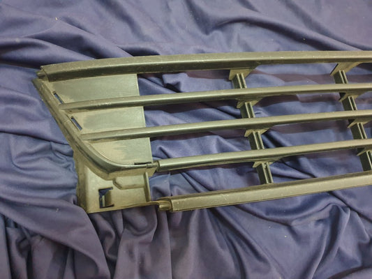 Volkswagen Polo Front Bumper Lower Center Grille