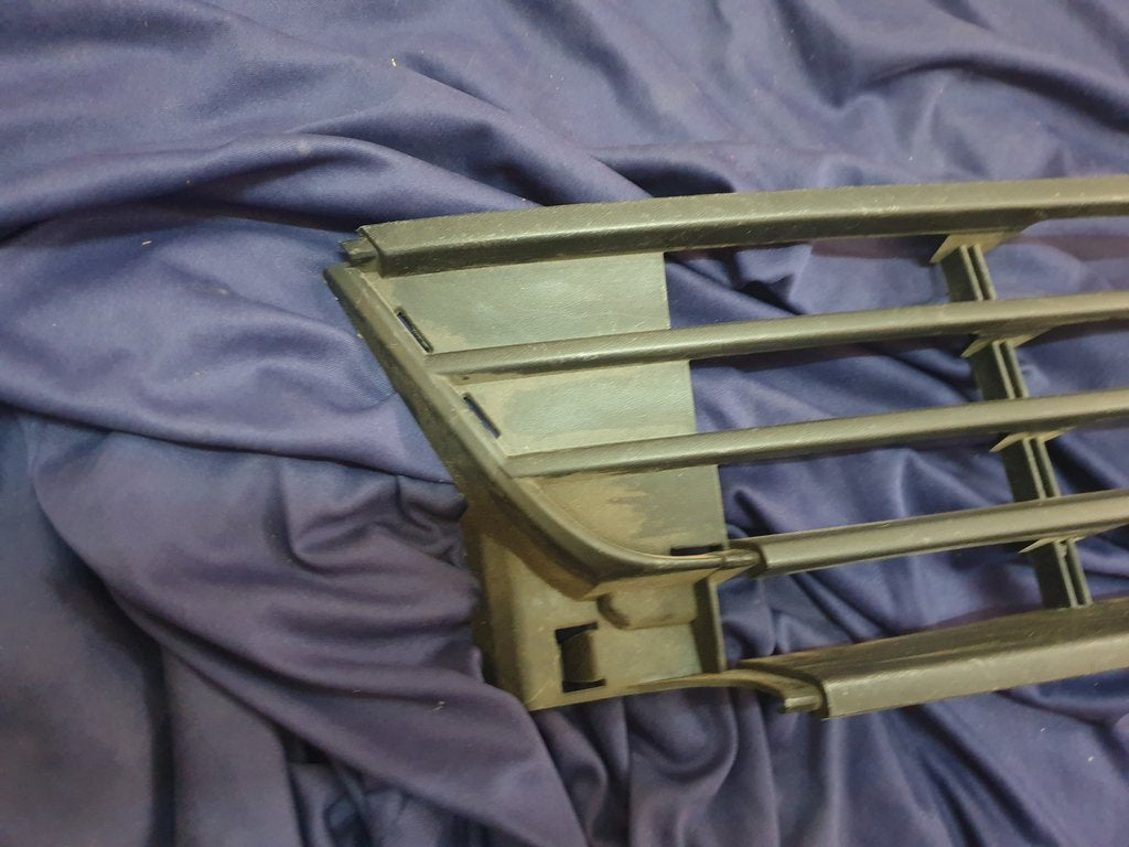 Volkswagen Polo Front Bumper Lower Center Grille