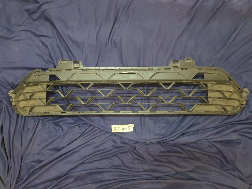 KIA Rio IV Front Bumper Lower Grille