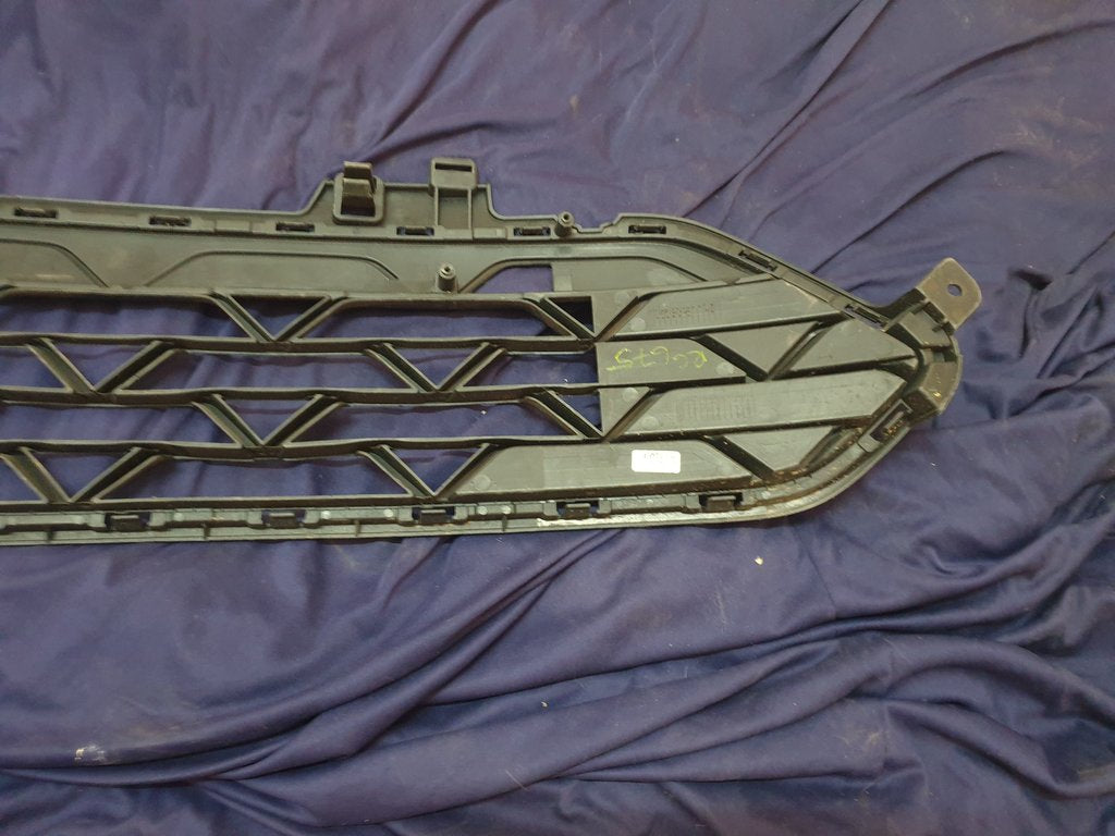 KIA Rio IV Front Bumper Lower Grille
