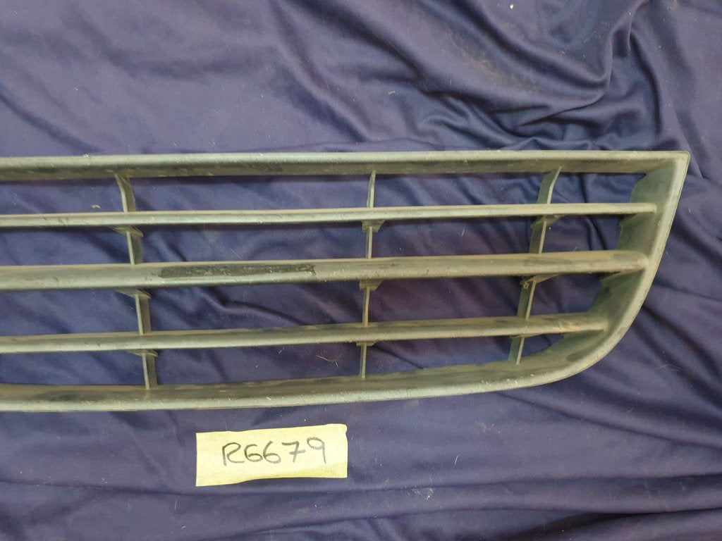 Volkswagen Polo Front Bumper Lower Center Grille