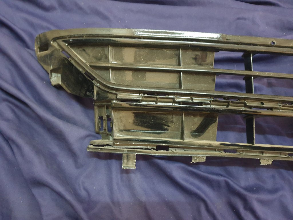Volkswagen Polo Front Bumper Lower Grille