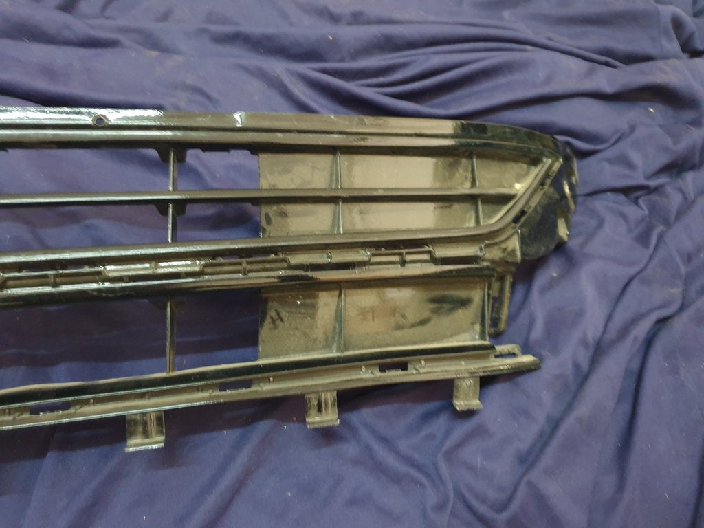 Volkswagen Polo Front Bumper Lower Grille