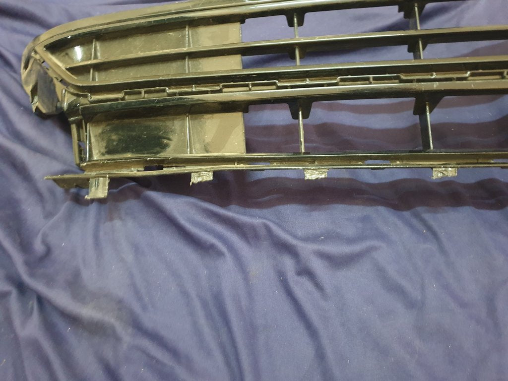 Volkswagen Polo Front Bumper Lower Grille