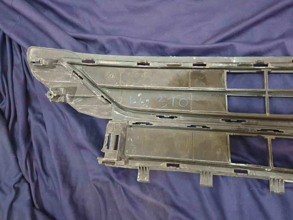 Volkswagen Polo Front Bumper Lower Grille