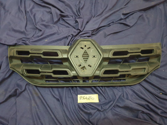 Renault Kwid Radiator Grille - Light Wear and Tear