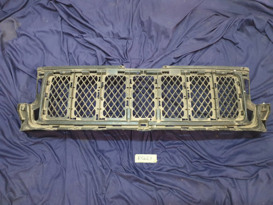Jeep Grand Cherokee Radiator Grille Backing - Wear and tear