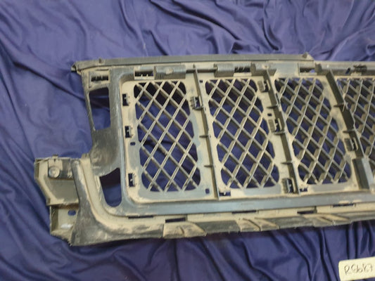 Jeep Grand Cherokee Radiator Grille Backing - Wear and tear