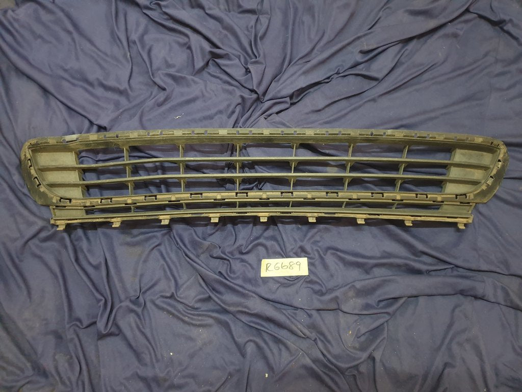 Volkswagen Golf VII Front Bumper Lower Grille